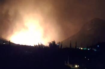 VIDEOS | Intenso incendio en Río Hurtado: Senapred declara alerta roja en la Región de Coquimbo