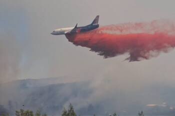 VIDEO | Incendio en Collipulli: SENAPRED ordena evacuar TRES sectores en Región de La Araucanía