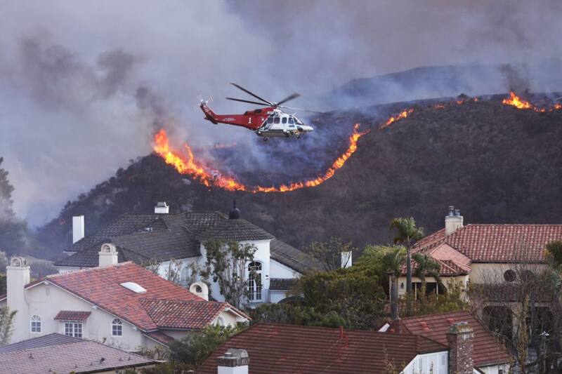 Ya asciende a 30.000 el número de personas evacuadas en la ciudad de Los Ángeles.