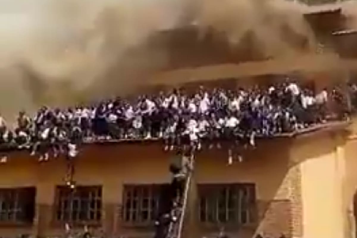 Incendio en escuela del Congo.