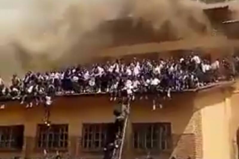 Incendio en escuela del Congo.