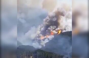 VIDEO | Se reactiva incendio en Santa Juana: Piden a los ciudadanos evacuar