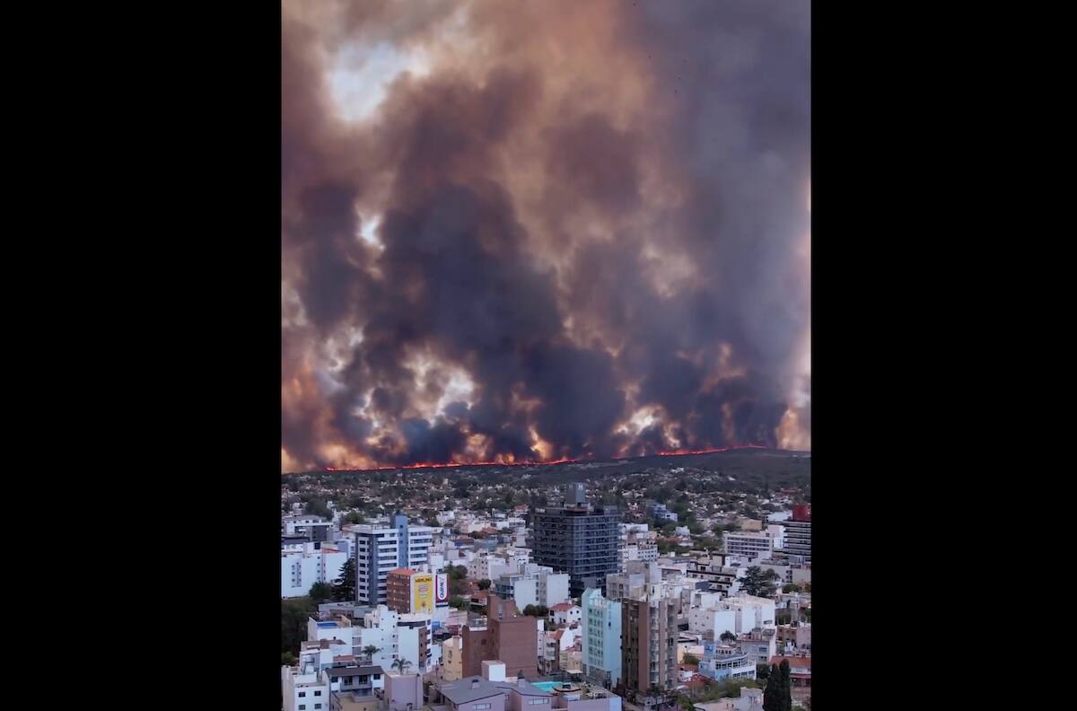 El aterrador video de incendio en Villa Carlos Paz que todos comentaron en Argentina