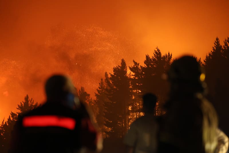 La catástrofe ya ha dejado a más de 20 personas fallecidas y cientos de viviendas destruidas. Créditos: Carlos Acuna/Aton Chile.