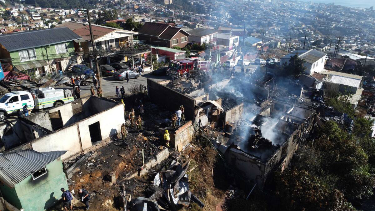 Confirman 61 damnificados y querellas criminales contra los responsables de los incendios en Valparaíso