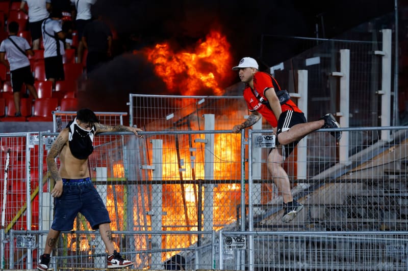 El fútbol chileno sufre por la violencia en los estadios (Foto: Photosport)
