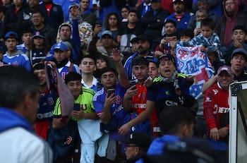 VIDEO | Sujeto detenido por los incidentes en el Clásico Universitario asegura ser funcionario de Gendarmería