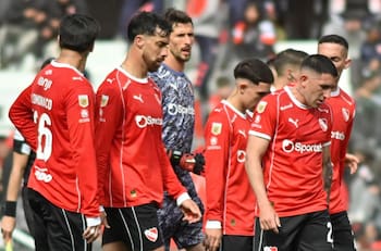 VIDEO | Así fue la lluvia de insultos de la hinchada de Independiente a sus jugadores