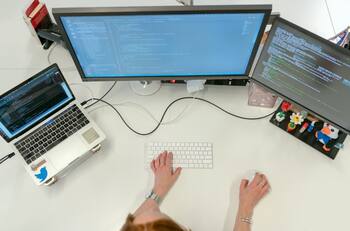 Estas son las 10 carreras más baratas de estudiar en Chile, pero que entregan buenos sueldos según la IA de Google