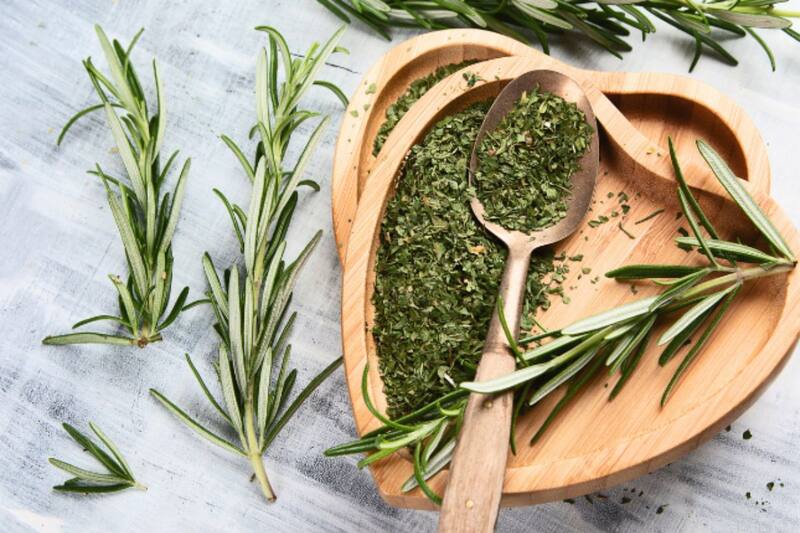 Con estas preparaciones podrás quitar esos dolores intensos de cabeza.