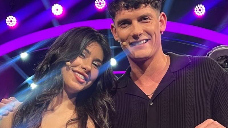 Iñigo sorprendió y le pidió pololeo en vivo a Eskarcita: Así nació el romance