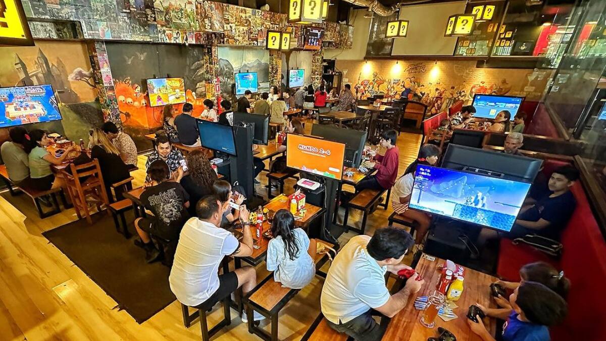Conoce los cuatro bares de Santiago en los que puedes jugar y beber