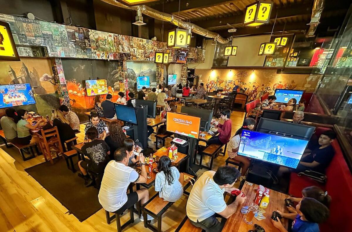 Conoce los cuatro bares de Santiago en los que puedes jugar y beber