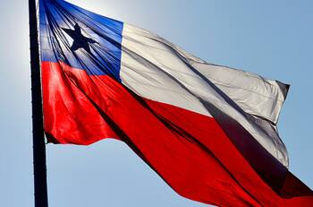 Estas son las CINCO predicciones para Chile en este 2025, según la IA