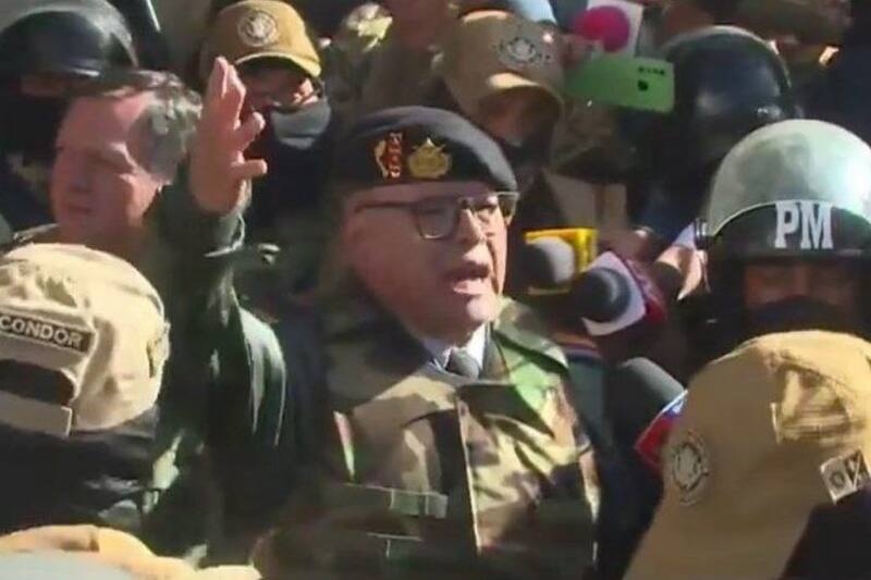Comandante Zuñiga durante el intento de Golpe de Estado.
