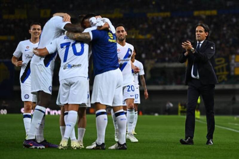 El DT del campeón de Italia, Simone inzaghi, se unió a los festejos del gol que le anularon a Alexis Sánchez; una forma de expresar cariño a la hora del adiós del chileno.