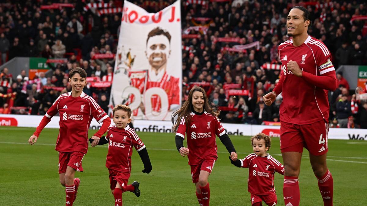 VIDEO | El emocionante homenaje a la familia de Diogo Jota en Inglaterra