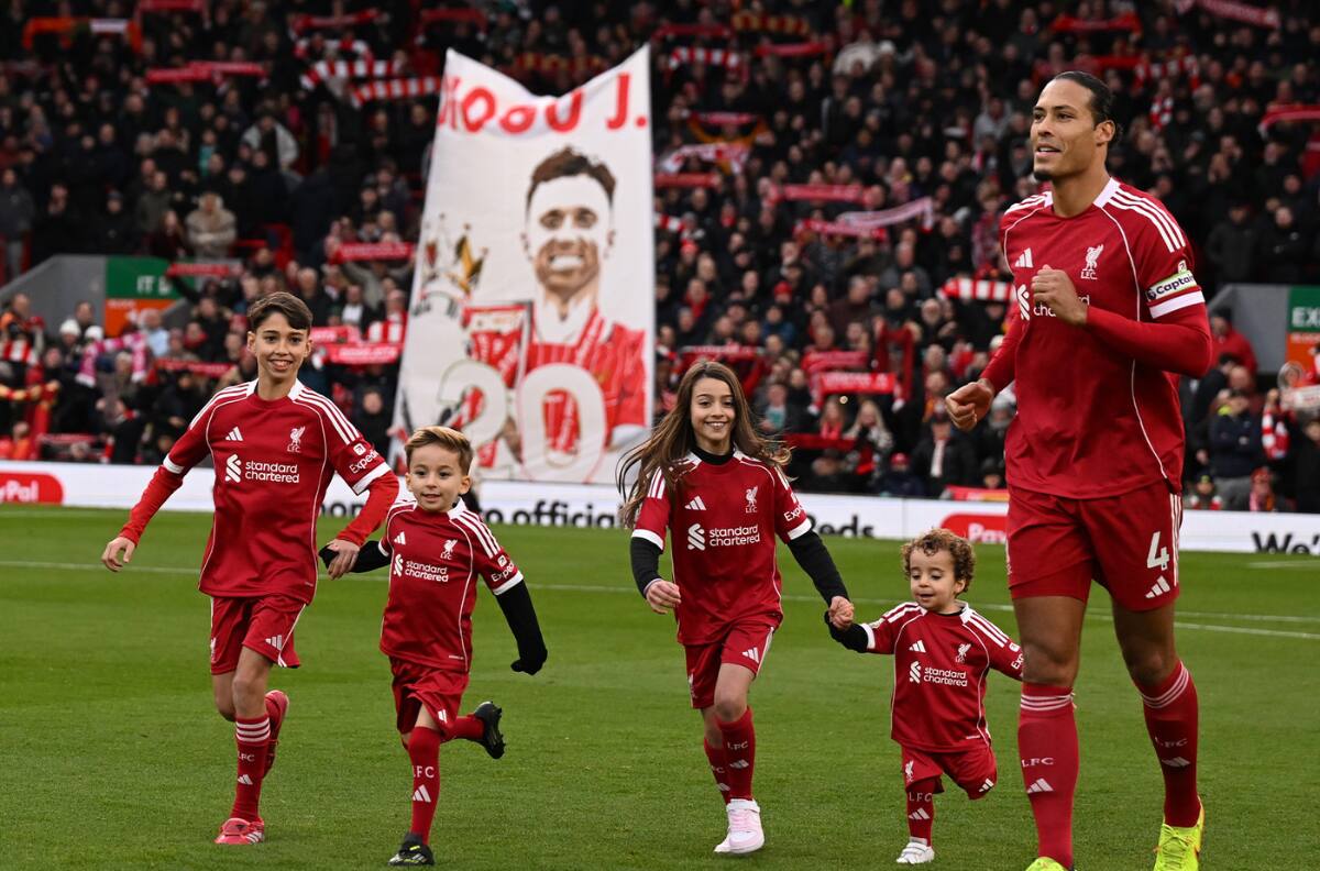 VIDEO | El emocionante homenaje a la familia de Diogo Jota en Inglaterra