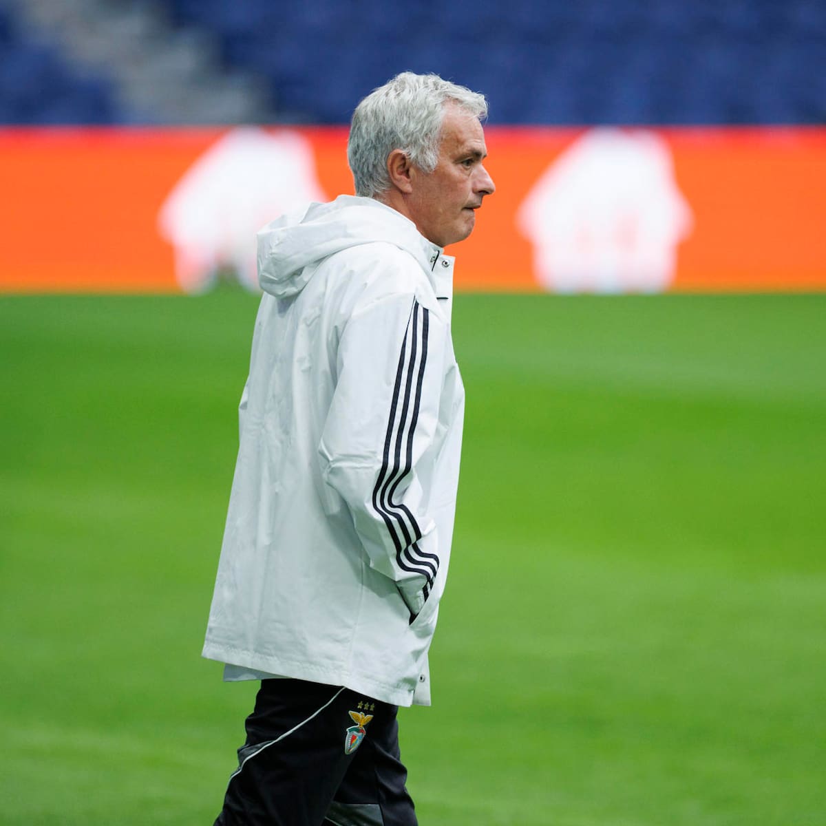 Real Madrid oficializa a José Mourinho y al mismo tiempo le gana un fichaje estrella a Barcelona y Atlético
