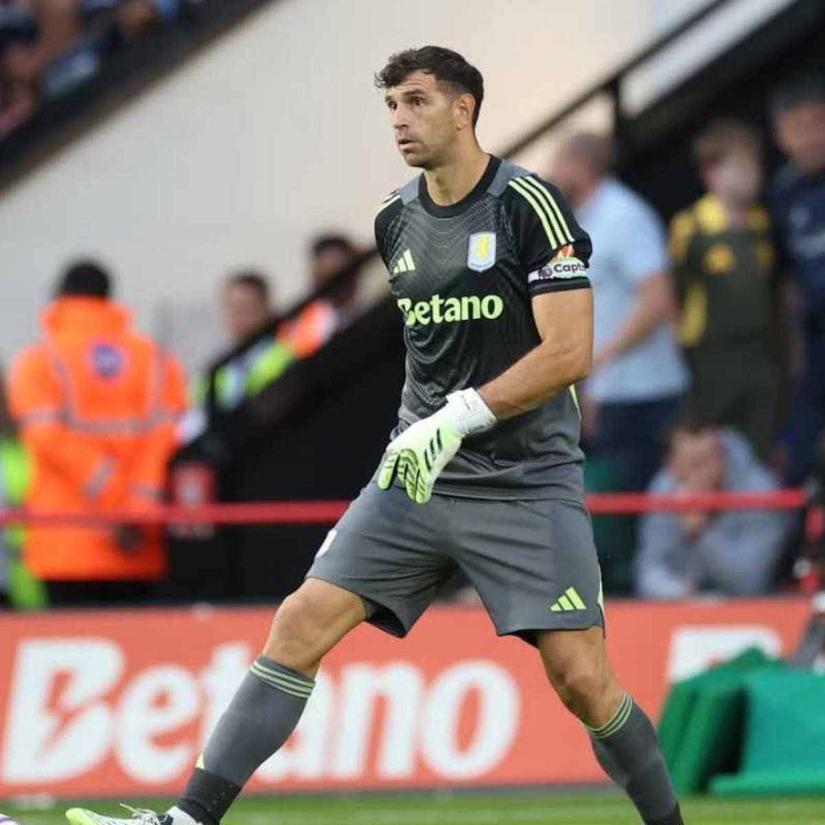 ¿Se le dará? Un gigante del fútbol italiano puso sus ojos en Dibu Martínez