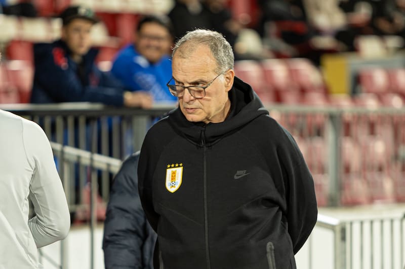 Un ex Universidad de Chile se perfila para ser la salvación de Marcelo Bielsa en Uruguay. Foto: Felipe Escobedo