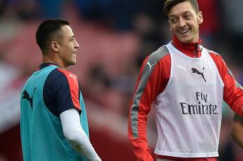 VIDEO | Irreconocible: el impresionante cambio físico de Mesut Ozil tras el retiro