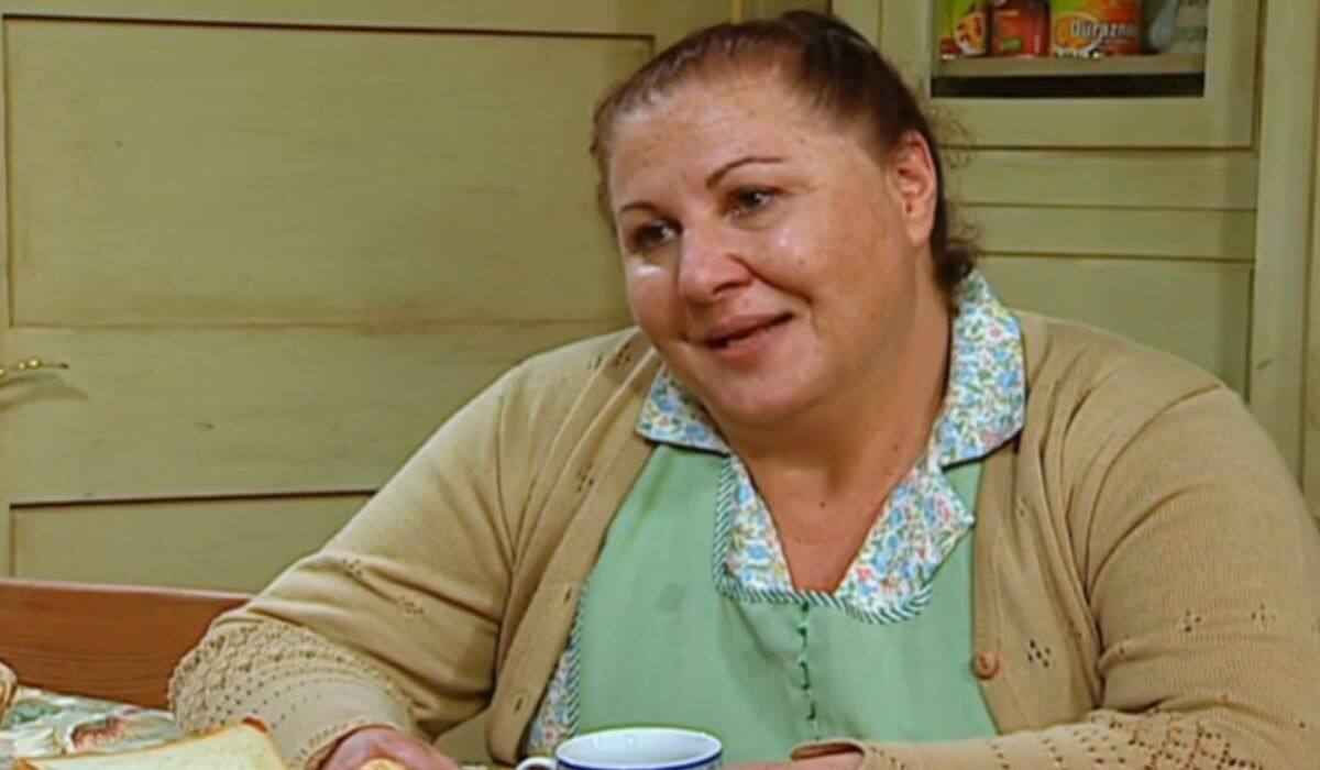 La divertida y sin filtros empleada de una mujer sin escrupulos.