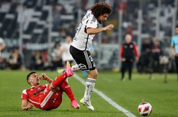 Lo intentaron lesionar en Colo Colo, se enamoró de la U y ahora amenaza con agudizar la crisis de Mauricio Pellegrino