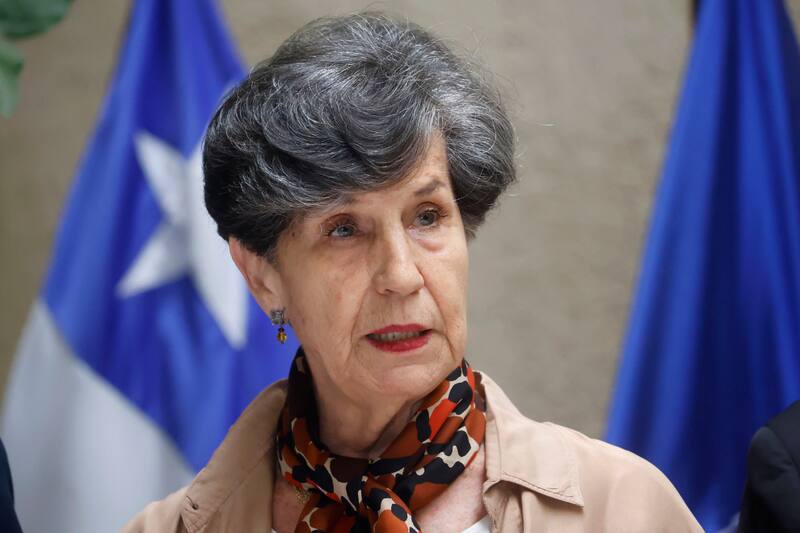 Revisa las razones detrás de la destitución de la senadora.