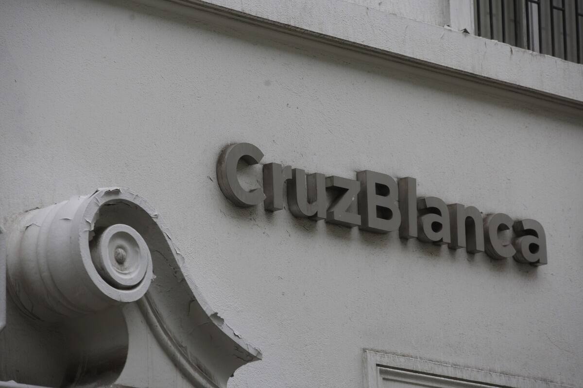 Isapre Cruz Blanca es la que más dinero debe a sus afiliados.