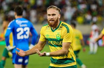 Uno menos: alto valor de Isidro Pitta lo aleja totalmente de Colo Colo