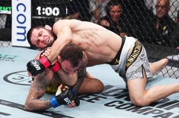 ¡En solo 4 minutos! Islam Makhachev venció a Renato Moicano en la UFC 311 y sigue su reinado