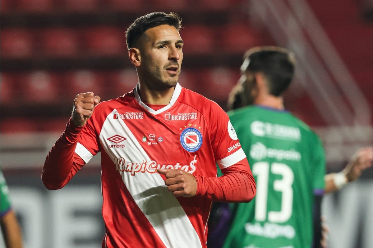 El delantero argentino vive un presente muy especial en Argentinos Juniors. Foto: X Copa Argentina.