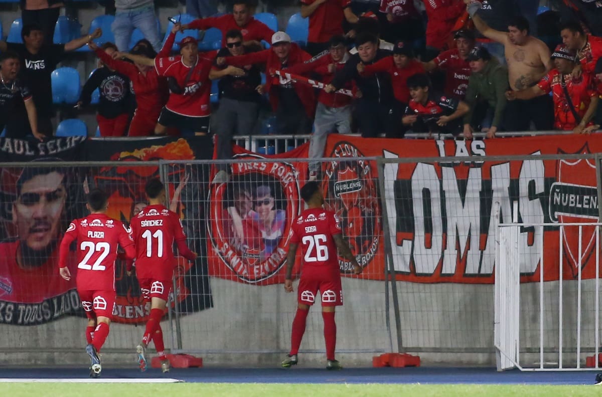 Brilló en la UC, sigue quemando redes en el Campeonato Nacional y ahora piensa en el retiro