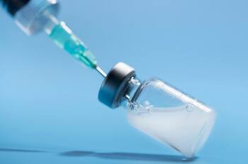 Por presencia de vidrio: ISP alerta y retira del mercado reconocido medicamento