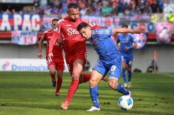 “Un potrero”: hinchas estallaron por el mal estado de la cancha en el Ñublense vs U. de Chile