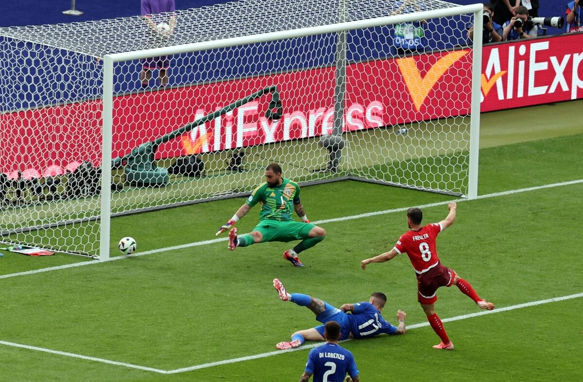 El cuadro azzurri quedó eliminado en octavos de final ante Suiza. EFE.
