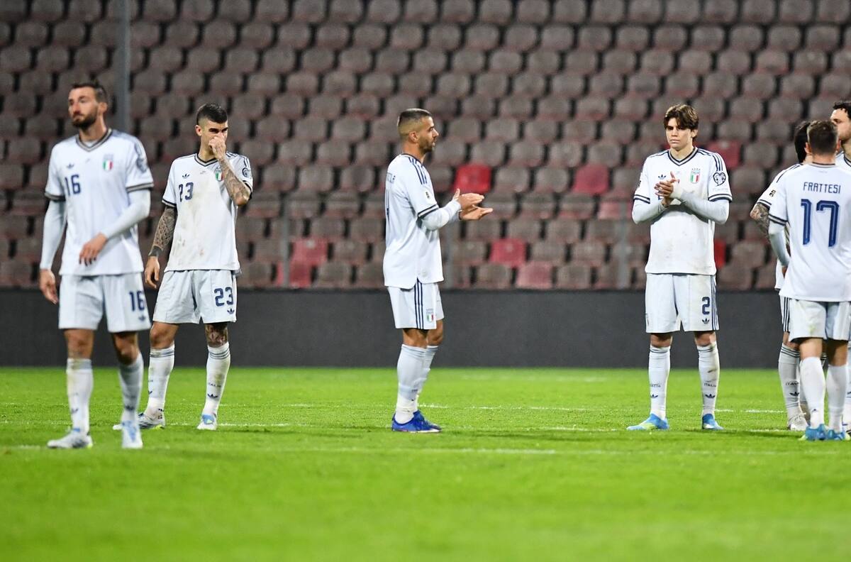 “¿Le tememos a este estadio?”: La feroz mufa en la tercera eliminación consecutiva de Italia