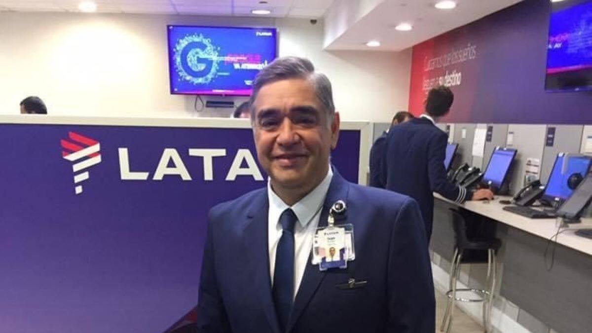 ¿Quién fue Iván Andaur, el piloto de LATAM que murió en pleno vuelo Miami-Santiago?