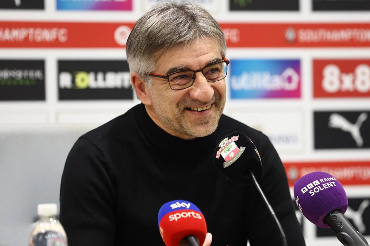 se mostró optimista en su primera conferencia de prensa tras asumir la banca del Southampton. (Foto: @SouthamptonFC)