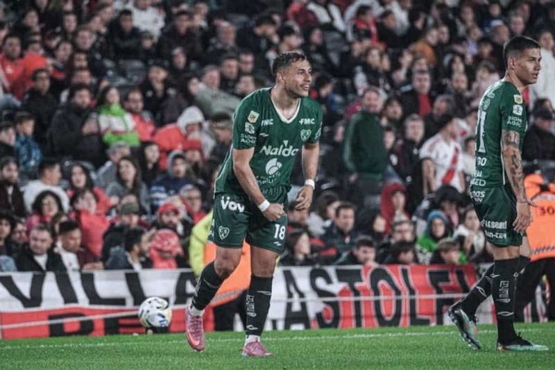 Venció a River Plate gracias a su gol. Foto: Sarmiento