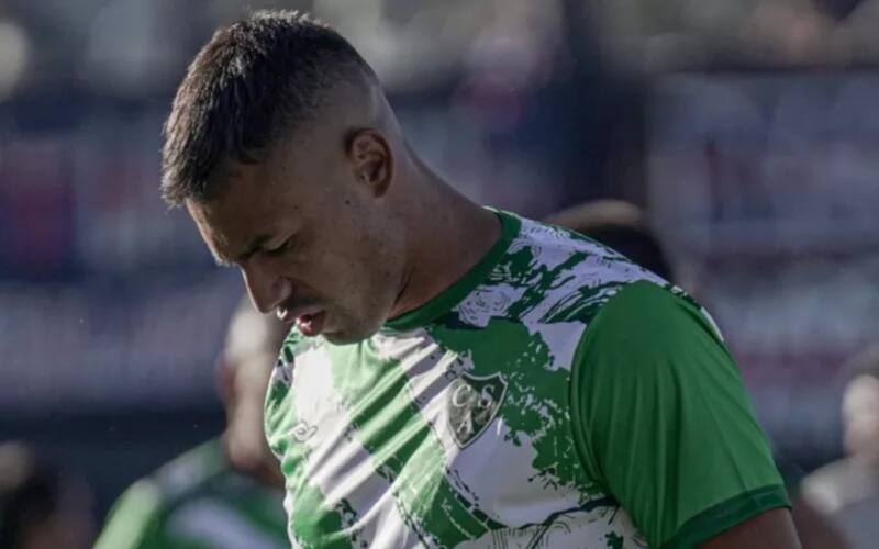 la vuelve a pasar mal en Sarmiento.