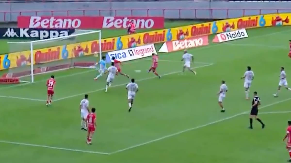 VIDEO | Iván Morales infla las redes al otro lado de la cordillera: su golazo con Argentinos Juniors