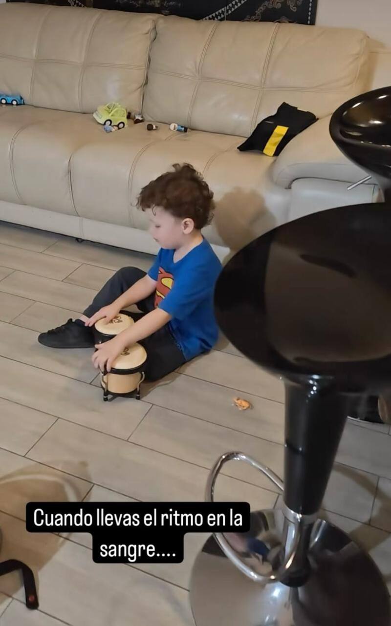 Hijo de Iván Núñez muestra su talento musical.