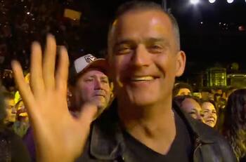 Iván Núñez sacó los pasos prohibidos con Ke Personajes en Olmué 2025