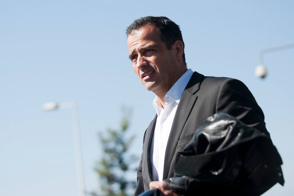 Santiago, 23 de Septiembre 2016
Ivan Nuñez se retira del Centro de Justicia tras declarar y presentar una demanda en contra de Rafael Garay.
Sergio Piña/Aton Chile