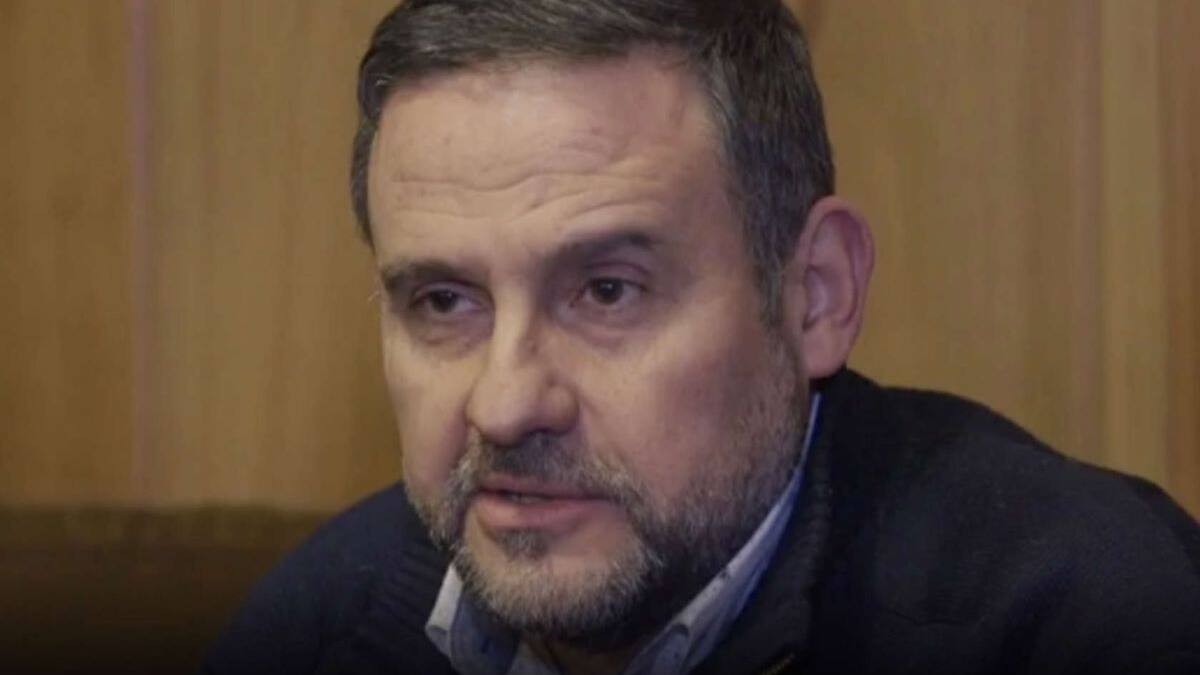 Padre de Martín Pradenas detenido tras ser acusado de abuso sexual a menor de edad