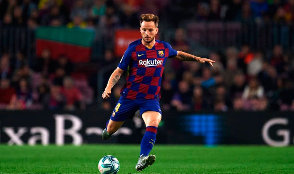 defendiendo al Barcelona.