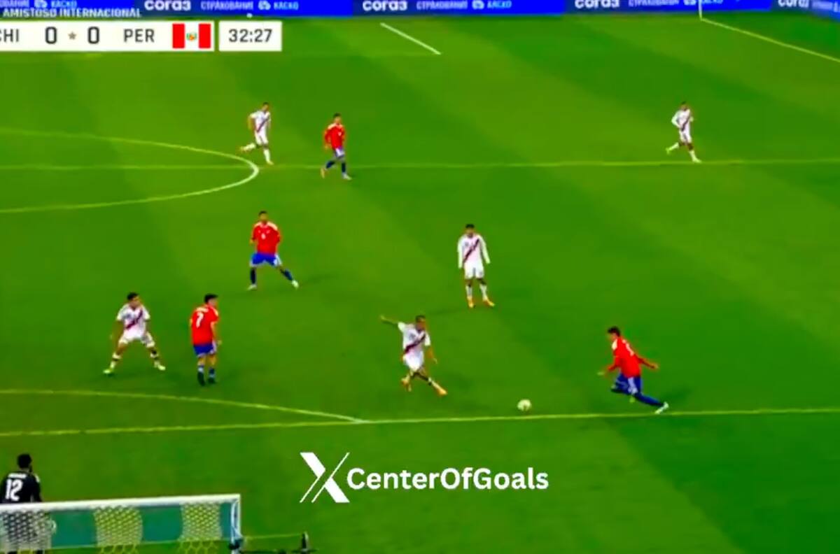 VIDEO | Penal y expulsión: el grosero error de Iván Román que le costó caro a La Roja contra Perú