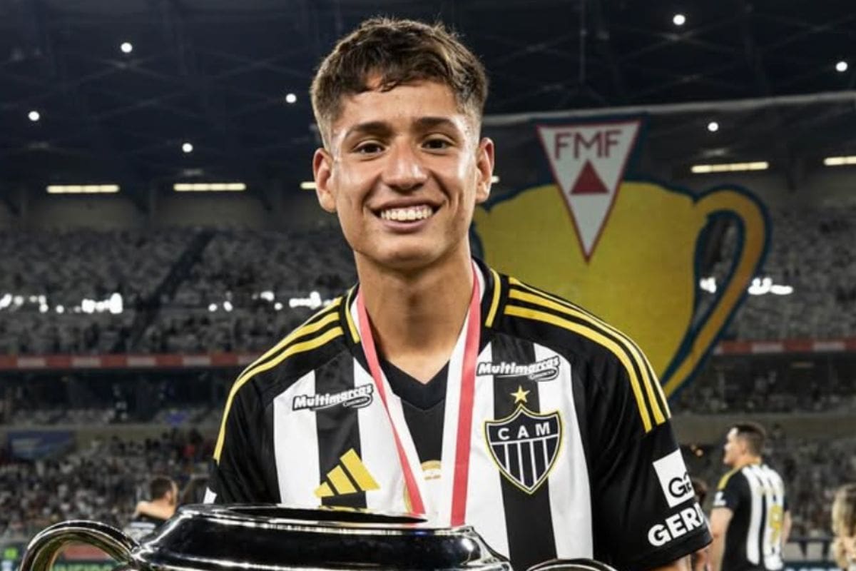 El defensa de Atlético Mineiro fue el que más le pegó a Javier Correa